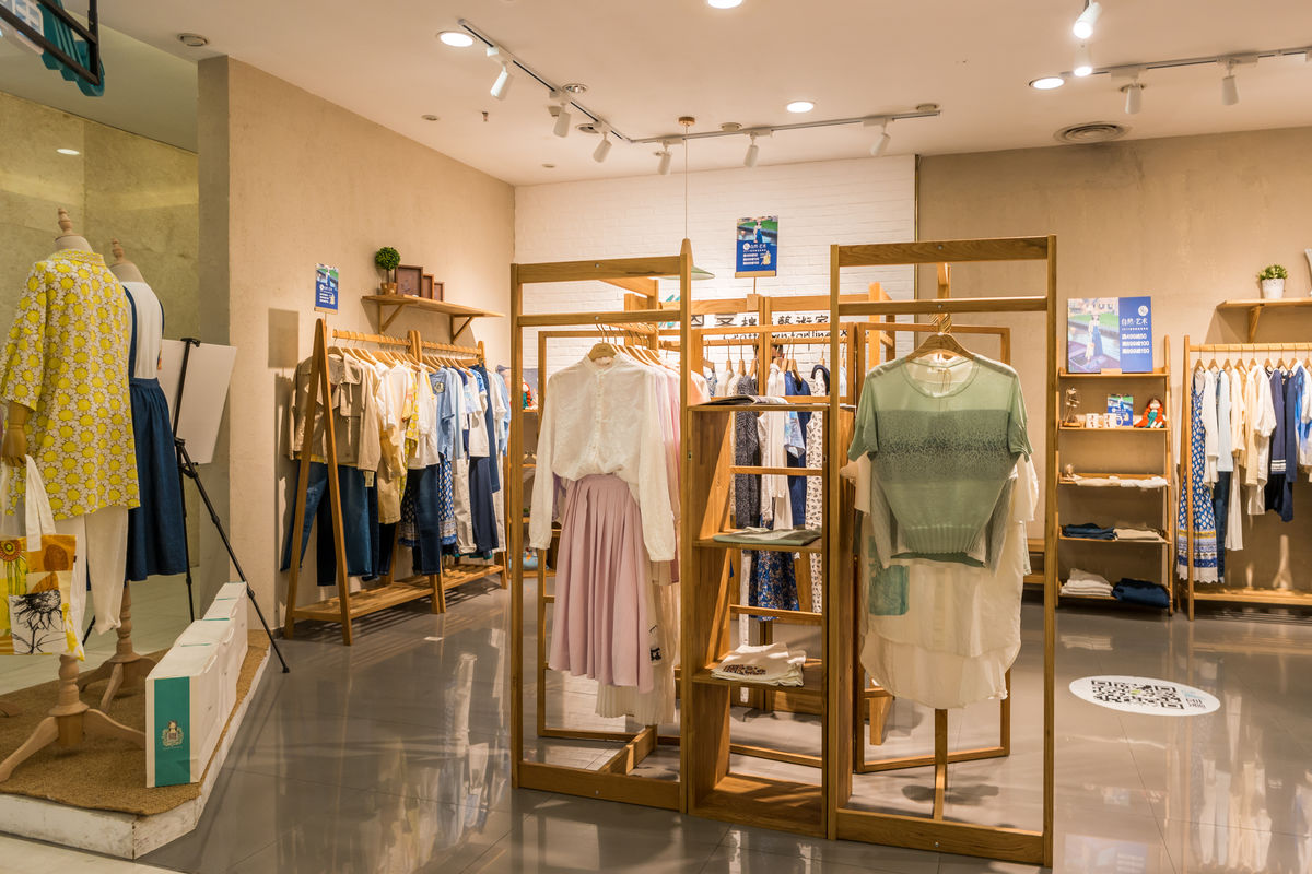 服装店要具备哪些人员?服装店需要哪些工作人员-第1张图片-潮百科